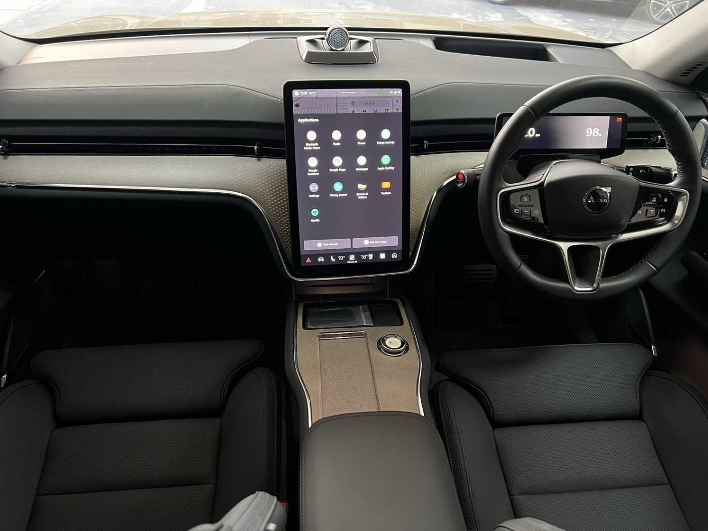 Volvo  Ultra - Twin Performance 6 seats