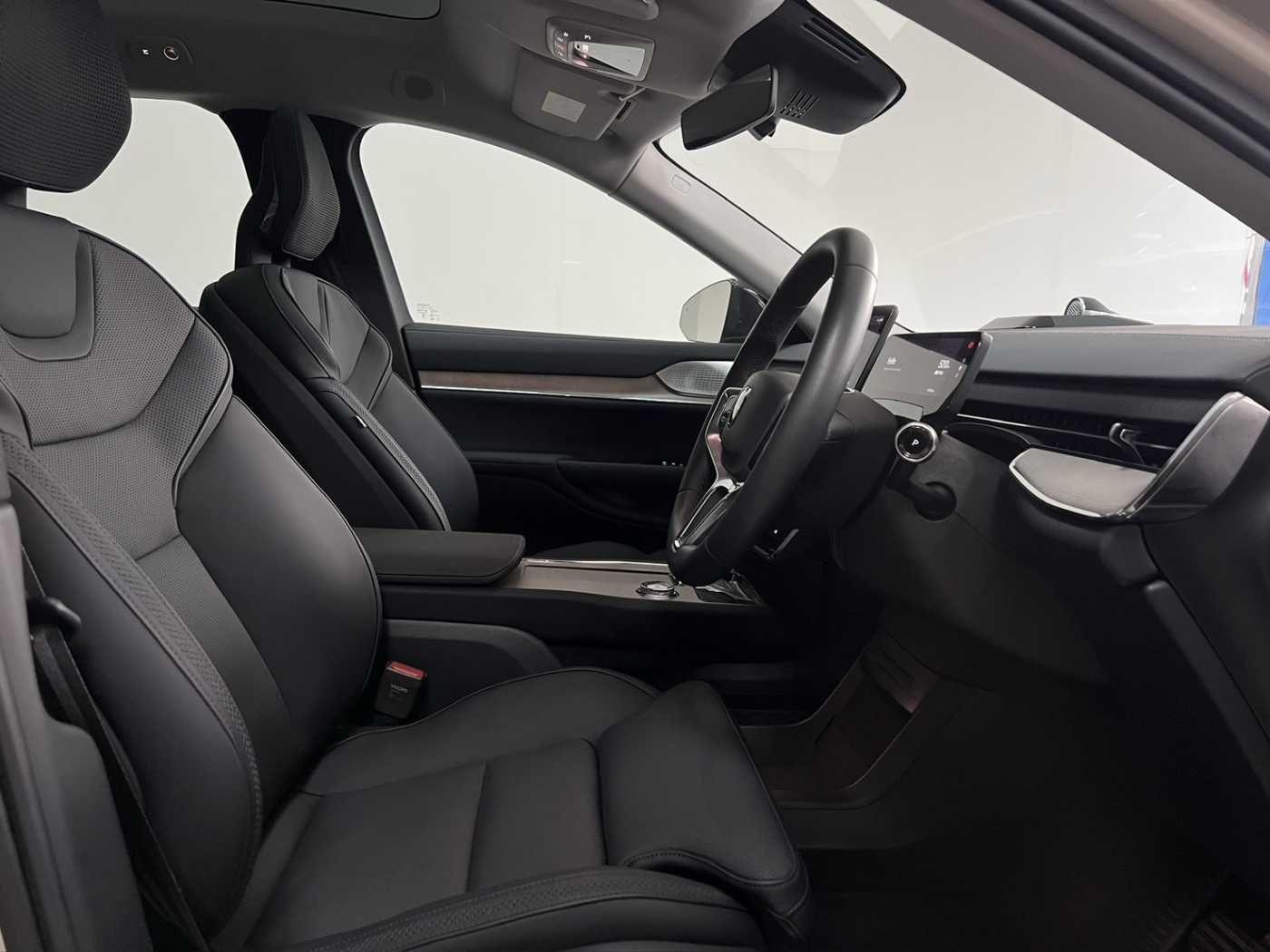 Volvo  Ultra - Twin Performance 6 seats