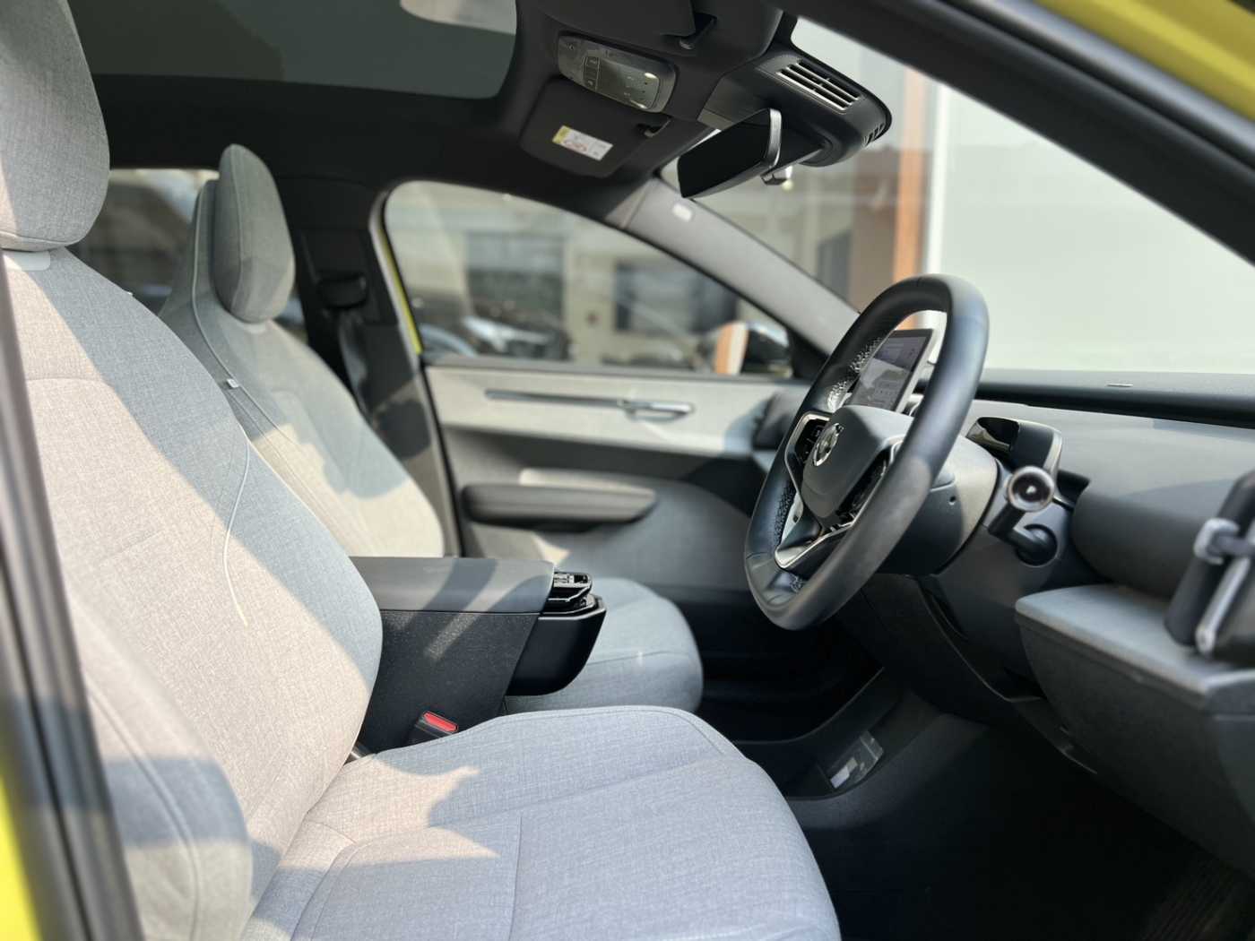 Volvo  Ultra - Twin Motor Performance