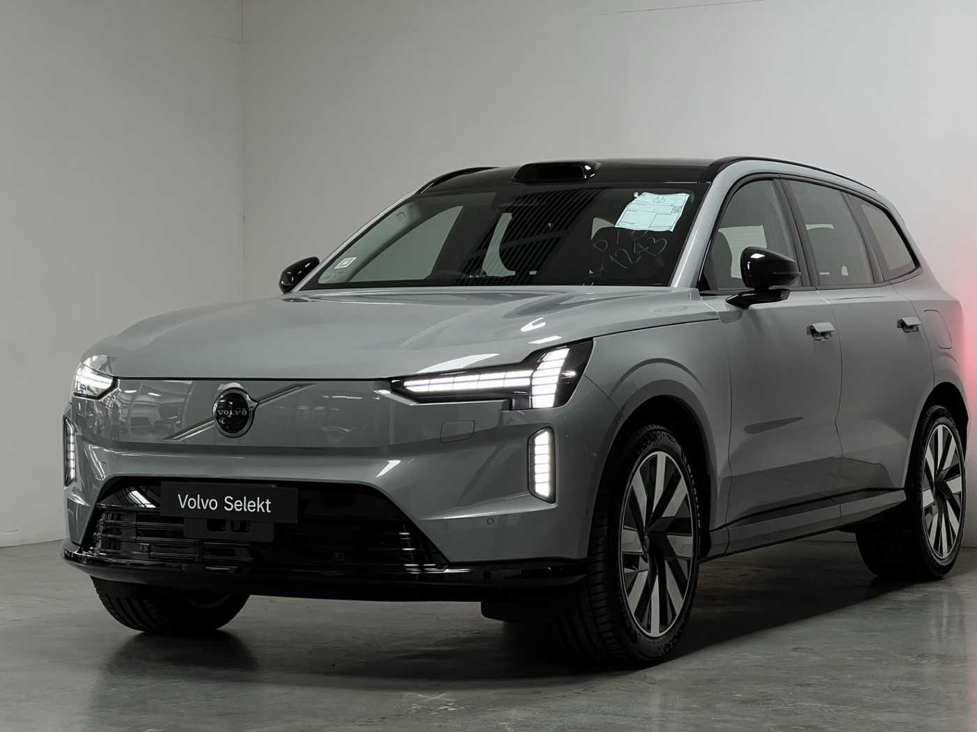 Volvo Ultra - Twin Performance 6 seats